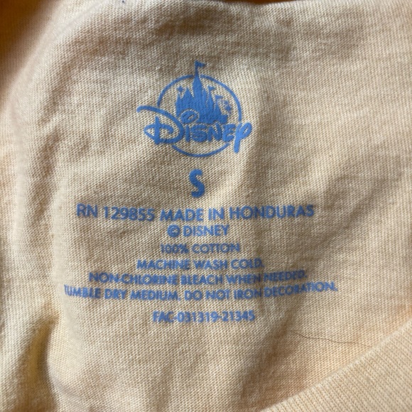 Walt Disney world yellow cream t shirt. - Picture 3 of 3